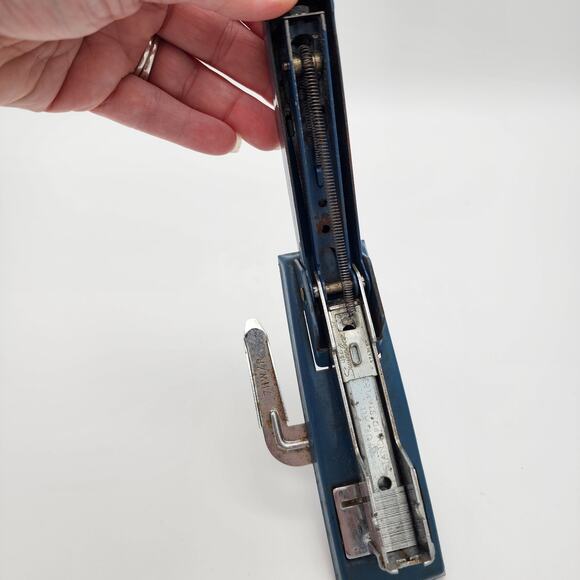 Vintage Swingline Stapler Cub 5" Blue Model Retro Office Decor MCM Made in USA - Picture 7 of 9